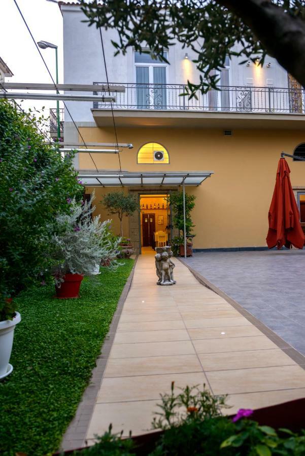 Bocca Di Bacco Bed and Breakfast Cimitile Exterior foto